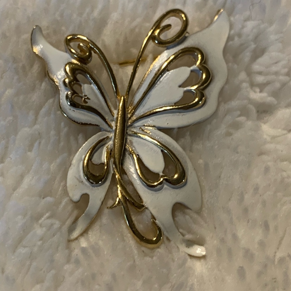 2 Vintage Butterfly pins brooches White Gold-tone - Picture 2 of 5